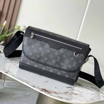 LV Courrier 邮差包 M28630