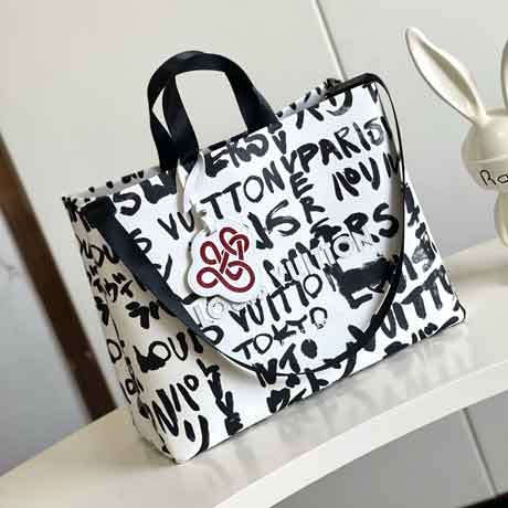 N40797黑色涂鸦中号四方包