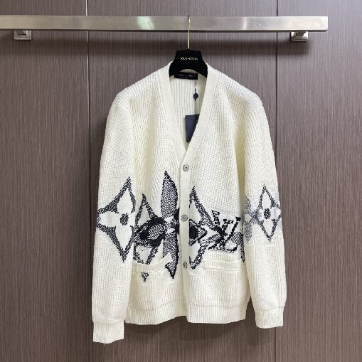 LV滑雪系列V领<a href=/tag/clothes/maoyi.html target=_blank class=infotextkey>针织毛衣</a>