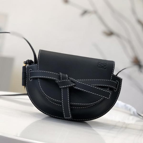 Loewe罗意威专卖店新款平纹皮迷你马鞍包