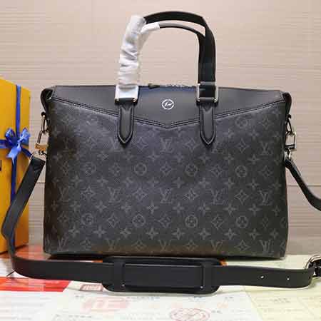 Louis Vuitton经典Monogram皮革