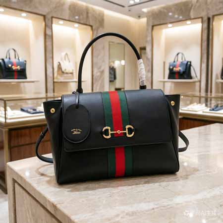 GUCCI Paparazzo 中号手提包
