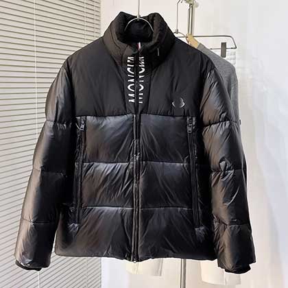 蒙口新款羽绒服，如何辨别正版？保暖