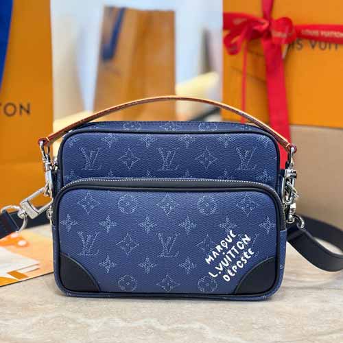 LV演绎经典时尚Nil斜挎包M26823