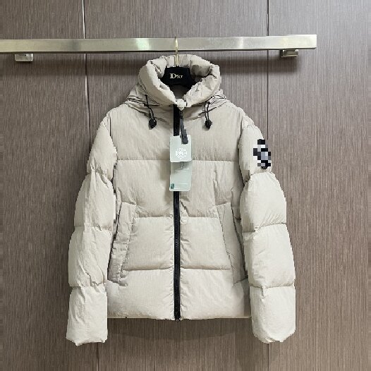 加拿大鹅风哑光连帽羽绒服