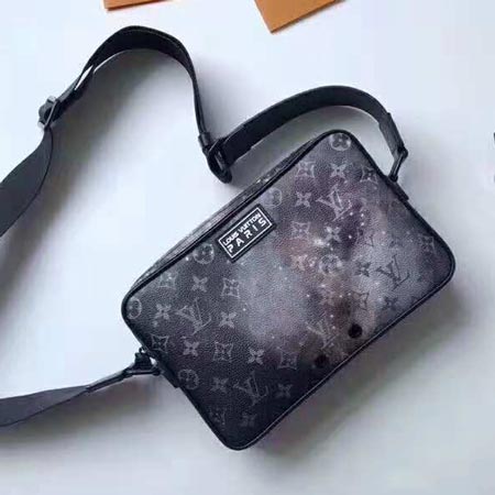 Louis Vuitton Monogram Galaxy帆布ALPHA星空邮差包