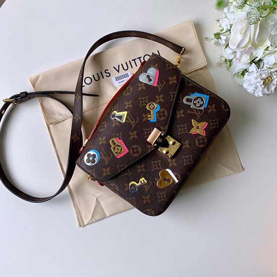 LV/路易威登限定款爱情锁METIS手袋