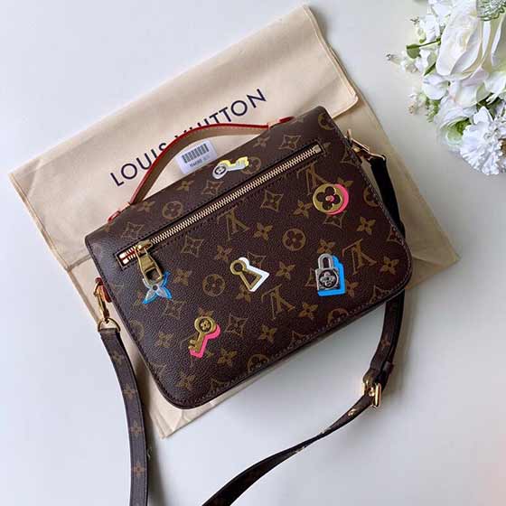 LV/路易威登限定款爱情锁METIS手袋钥匙锁头邮差包M44366