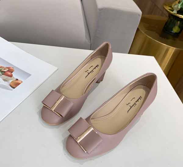 Ferragamo官网新款蝴蝶扣女鞋