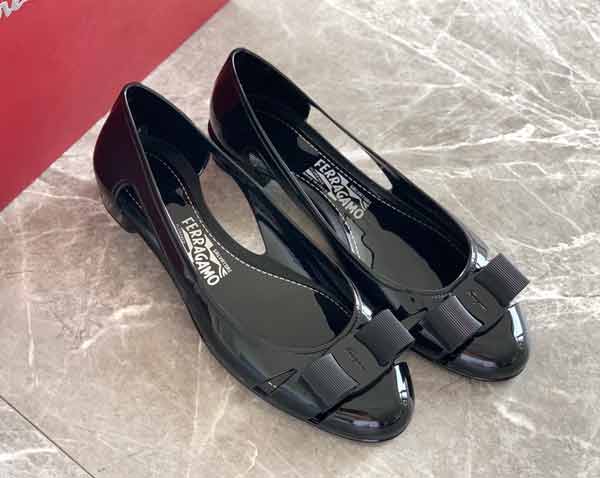 Ferragamo Vara进口pvc蝴蝶终冻鞋