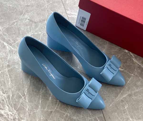 Ferragamo新款糖果色系尖头浅口Viva芭蕾舞鞋