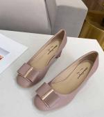 2020年Salvatore Ferragamo官网新款蝴蝶扣女鞋