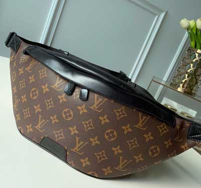 LV Monogram Eclipse帆布DISCOVERY老花腰包 M44336