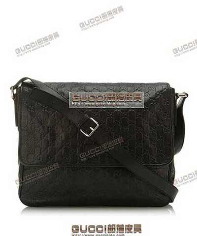 <a href=/s/guccy/nanbao/ target=_blank class=infotextkey>GUCCI包包</a>223665 1000 全皮压花斜挎包