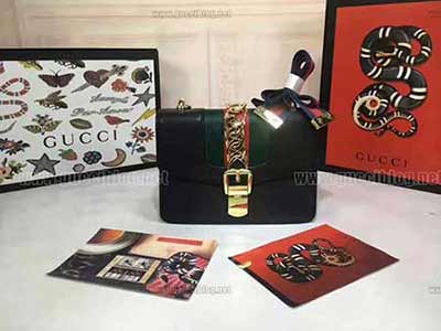 gucci431666法国 在看似从散落各处的碎片信手拈来的艺术组合中