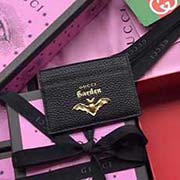 GUCCI古奇 不管是用料 做工 logo 钢印 编码 走线 每一个细节都将古奇的精彩内涵表现得淋漓尽致 质量保证 售后无担忧 原厂材料!实物拍摄 质量如图可见 型号:519798尺寸:10*7