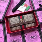 GUCCI古奇 不管是用料 做工 logo 钢印 编码 走线 每一个细节都将古奇的精彩内涵表现得淋漓尽致 质量保证 售后无担忧 原厂材料!实物拍摄 质量如图可见 型号:523153尺寸:19*10.5