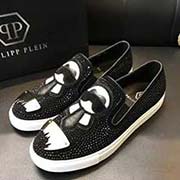 PP 男鞋新复刻精品 欧美潮流元素 将尊贵品质与时尚质感精良融合 邦面进口头层磨砂皮烫钻拼接制作鞋身pp专属五金logo 彰显魅力 内搭羊皮里 系带款式 整体打造酷帅有型的潮男形象设计 在细节处点带