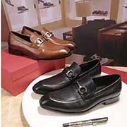 Ferragamo菲拉格慕 中码以下建议拿小一码:男码38/4445可以定做 等级: 材料:头层牛皮 不染色羊皮内里 原版橡胶大底 款式类别:正装皮鞋 随意出入各种场合 百搭舒适 颜色:黑色 棕色