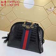 gucci古奇GUCCI新款 Ophidia 作为本季的主打新款还出了鳄鱼纹牛皮系列 细腻的鳄鱼纹真皮材质极具质感 高等大气上档次～ 型号: 499621尺寸：宽23*高19*侧宽8颜色：	