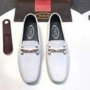 牛里[ TOD’S 托德斯。原版一比一开模 .头层牛皮内里..专柜同步经典款。经典潮流款式 永不过时 内里意大利进口牛里 耐磨橡胶大底 专业纯手工制作 柔软舒适吸汗 清新简易风格 高等大气 专柜色彩