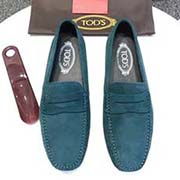 牛里[ TOD’S 托德斯。原版一比一开模 .头层牛皮内里..专柜同步经典款。经典潮流款式 永不过时 内里意大利进口牛里 耐磨橡胶大底 专业纯手工制作 柔软舒适吸汗 清新简易风格 高等大气 专柜色彩