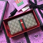 GUCCI古奇 不管是用料 做工 logo 钢印 编码 走线 每一个细节都将古奇的精彩内涵表现得淋漓尽致 质量保证 售后无担忧 原厂材料!实物拍摄 质量如图可见 型号:408831尺寸:19*10*2