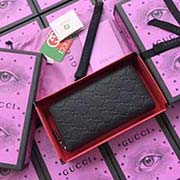 GUCCI古奇 不管是用料 做工 logo 钢印 编码 走线 每一个细节都将古奇的精彩内涵表现得淋漓尽致 质量保证 售后无担忧 原厂材料!实物拍摄 质量如图可见 型号:307987尺寸:19*10.5