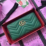 GUCCI古奇 不管是用料 做工 logo 钢印 编码 走线 每一个细节都将古奇的精彩内涵表现得淋漓尽致 质量保证 售后无担忧 原厂材料!实物拍摄 质量如图可见 型号:443123尺寸:19.5*10
