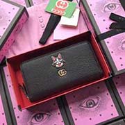 GUCCI古奇 不管是用料 做工 logo 钢印 编码 走线 每一个细节都将古奇的精彩内涵表现得淋漓尽致 质量保证 售后无担忧 原厂材料!实物拍摄 质量如图可见 型号:499337尺寸:19*10.5