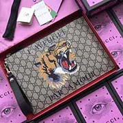 GUCCI古奇 不管是用料 做工 logo 钢印 编码 走线 每一个细节都将古奇的精彩内涵表现得淋漓尽致 质量保证 售后无担忧 原厂材料!实物拍摄 质量如图可见 型号:473904尺寸:30*20