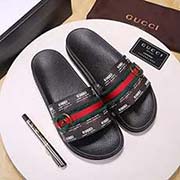GUCCI古奇 标准码：男码38/45 等级：高品质 材料：鞋面印花 五金装饰 。原版橡胶大底 款式类别：凉鞋 夏季毕备 颜色：白色 米色 咖色