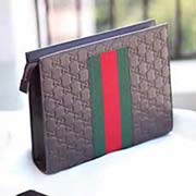 GUCCI古奇 不管是用料 做工 logo 钢印 编码 走线 每一个细节都将古奇的精彩内涵表现得淋漓尽致 质量保证 售后无担忧 原厂材料!实物拍摄 质量如图可见 型号:475316尺寸:26*20*6