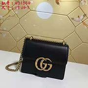 gucci古奇GUCCI新款 原单 与众不同灵感加入翻盖结构化单肩小包 链条可滑动 多种背法 不同场合自由转换的毕备百搭单品 手提 单肩 斜挎 随意而调 獨家品质进口头层 皮打造 手感舒适 车线均匀对