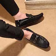 pArmani 阿玛尼原版专柜潮鞋 鞋面意大利进口头层牛皮 高等材质而成 潮男年轻人毕备 豆豆帆船鞋 懒人驾车 欧美时尚风格 无论走到那你都是亮点。1:1复刻 纹线。懒人套脚毕备 原版运动底 精品打造