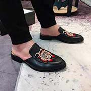  GUCCI 高等 男士 2017专柜同步发售 头层牛皮 羊皮内里 水染羊皮垫脚。完全一比一复刻 獨家活动成型底超级舒适 原厂跟单货 高品质 可随意进出专柜 欢迎对比 码数:38-45