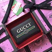 GUCCI古奇 不管是用料 做工 logo 钢印 编码 走线 每一个细节都将古奇的精彩内涵表现得淋漓尽致 质量保证 售后无担忧 原厂材料!实物拍摄 质量如图可见 型号:496319尺寸:12*9*2.