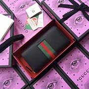 GUCCI古奇 不管是用料 做工 logo 钢印 编码 走线 每一个细节都将古奇的精彩内涵表现得淋漓尽致 质量保证 售后无担忧 原厂材料!实物拍摄 质量如图可见 型号:408831尺寸:19*10.5