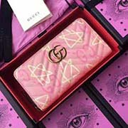 GUCCI古奇 不管是用料 做工 logo 钢印 编码 走线 每一个细节都将古奇的精彩内涵表现得淋漓尽致 质量保证 售后无担忧 原厂材料！实物拍摄 质量如图可见 型号：448087尺寸：19.5*10