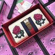 GUCCI古奇 不管是用料 做工 logo 钢印 编码 走线 每一个细节都将古奇的精彩内涵表现得淋漓尽致 质量保证 售后无担忧 原厂材料！实物拍摄 质量如图可见 型号：476083尺寸：19.5*11