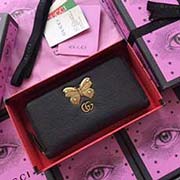 GUCCI古奇 不管是用料 做工 logo 钢印 编码 走线 每一个细节都将古奇的精彩内涵表现得淋漓尽致 质量保证 售后无担忧 原厂材料!实物拍摄 质量如图可见 型号:499363尺寸:19*10*3