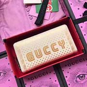 GUCCI古奇 不管是用料 做工 logo 钢印 编码 走线 每一个细节都将古奇的精彩内涵表现得淋漓尽致 质量保证 售后无担忧 原厂材料!实物拍摄 质量如图可见 型号:510488尺寸:19*10*3