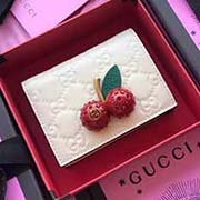 GUCCI古奇 不管是用料 做工 logo 钢印 编码 走线 每一个细节都将古奇的精彩内涵表现得淋漓尽致 质量保证 售后无担忧 原厂材料!实物拍摄 质量如图可见 型号:476050尺寸:11*8*3
