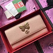 GUCCI古奇 不管是用料 做工 logo 钢印 编码 走线 每一个细节都将古奇的精彩内涵表现得淋漓尽致 质量保证 售后无担忧 原厂材料!实物拍摄 质量如图可见 型号:499359尺寸:19*10*3
