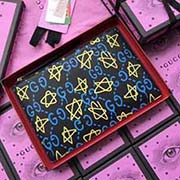 GUCCI古奇 不管是用料 做工 logo 钢印 编码 走线 每一个细节都将古奇的精彩内涵表现得淋漓尽致 质量保证 售后无担忧 原厂材料!实物拍摄 质量如图可见 型号:445597尺寸:30*20