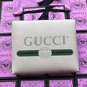 GUCCI古奇 不管是用料 做工 logo 钢印 编码 走线 每一个细节都将古奇的精彩内涵表现得淋漓尽致 质量保证 售后无担忧 原厂材料!实物拍摄 质量如图可见 型号:500981尺寸:30*24.5
