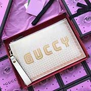 GUCCI古奇 不管是用料 做工 logo 钢印 编码 走线 每一个细节都将古奇的精彩内涵表现得淋漓尽致 质量保证 售后无担忧 原厂材料!实物拍摄 质量如图可见 型号:510489尺寸:30*20*1