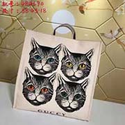 gucci古奇GUCCI新款 新系列胚帆布 超级购物袋 大量定制进口材料休闲百搭款 以猫咪 为主搭配Guccilogo活灵活现 彩带搭配 做主打 给人眼前一亮的感觉 款号: 484690尺寸:宽38*