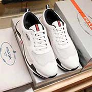 高版本PRADA 普拉达獨家现货 专柜款同步 明星同款 闪亮登场 高品质 采用纯进口高等头层牛皮 奢华羊皮内里典雅高贵的色调漫不经心地焕发成熟魅力 精良诠释鞋履新灵感 经典与时尚融为一体 奢华时尚