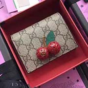 GUCCI古奇 不管是用料 做工 logo 钢印 编码 走线 每一个细节都将古奇的精彩内涵表现得淋漓尽致 质量保证 售后无担忧 原厂材料!实物拍摄 质量如图可见 型号:476050尺寸:11*8*3